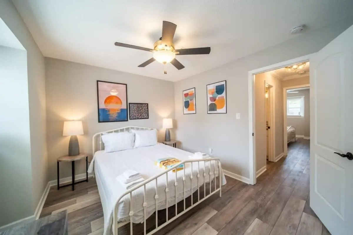 Ov Mosaic - Pond Suite North Camellia Acres Apartment